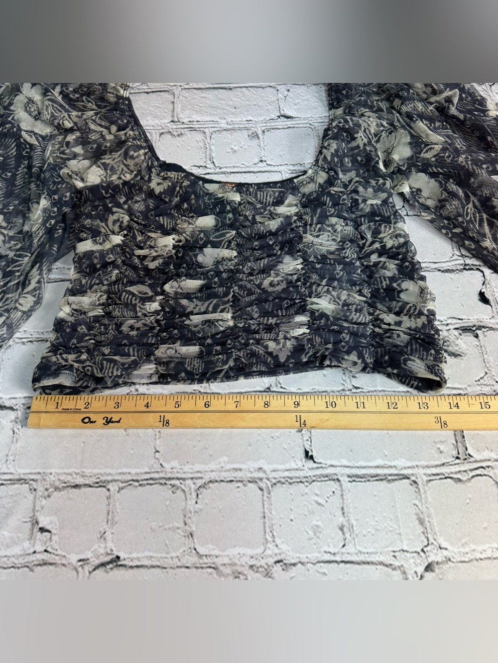 Free People Lilia Navy Blue Floral Sheer Puff Sleeve Smocked Crop Top Size Large - Picture 6 of 11